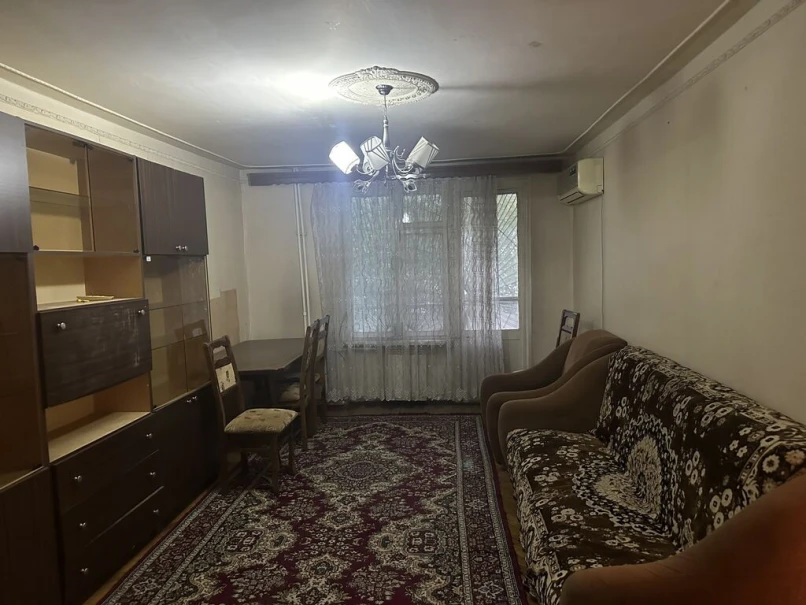 {"az": "Satılır köhnə tikili 2 otaqlı 45 m², İnşaatçılar m.", "en": "Sale old building 2 rooms 45 m²,  Insaatchilar m.", "ru": "Продан Старое здание 2 Комнаты 45 m²,  Иншаатчылар м."}-1