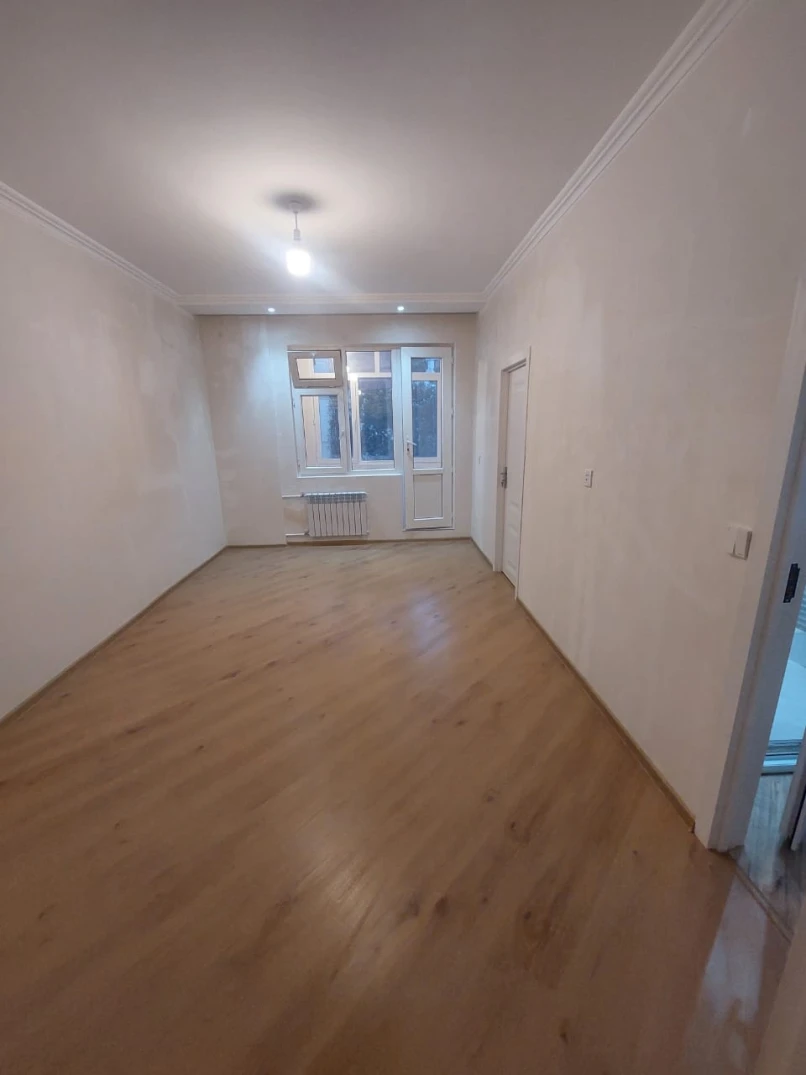 Satılır köhnə tikili 2 otaqlı 50 m², Azadlıq prospekti m.-1