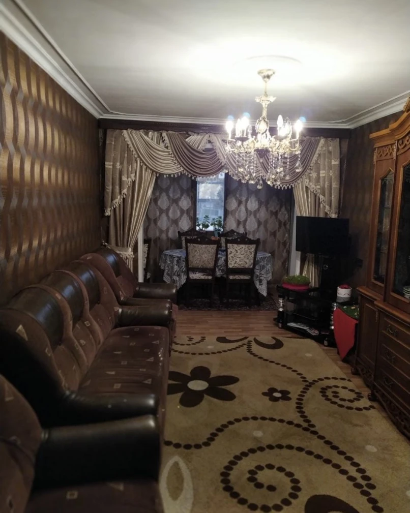 Satılır köhnə tikili 2 otaqlı 47 m²,  Neftçilər m.-1