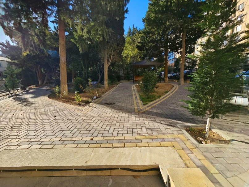 Satılır yeni tikili 4 otaqlı 219 m²,  Əhmədli m.-1