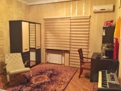 Satılır ev/villa 7 otaqlı 267 m², Xətai r.-28