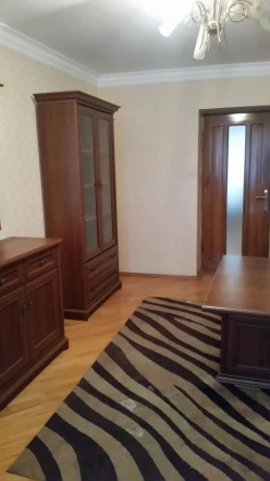 İcarə köhnə tikili 3 otaqlı 70 m², Nərimanov r.-11