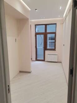 Satılır yeni tikili 2 otaqlı 70 m²,  İnşaatçılar m.-8