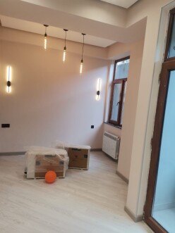 Satılır yeni tikili 2 otaqlı 70 m²,  İnşaatçılar m.-10