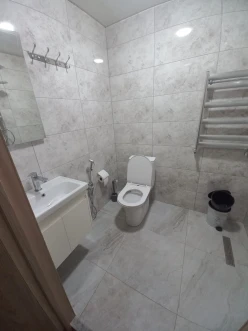 İcarə ev/villa 3 otaqlı 100 m², İnşaatçılar m.-7