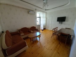 Satılır yeni tikili 2 otaqlı 45 m², İnşaatçılar m.-7