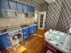 Satılır yeni tikili 2 otaqlı 45 m², İnşaatçılar m.-10