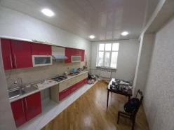 Satılır yeni tikili 3 otaqlı 92 m², İnşaatçılar m.-4