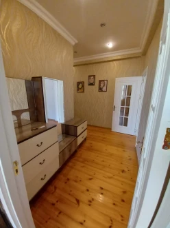 Satılır yeni tikili 2 otaqlı 45 m², İnşaatçılar m.