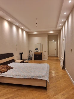 Satılır yeni tikili 3 otaqlı 185 m², 28 May m.-5