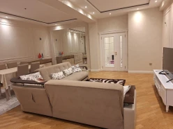 Satılır yeni tikili 3 otaqlı 185 m², 28 May m.-17