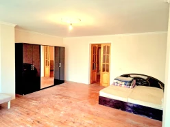 Satılır ev/villa 11 otaqlı 362.5 m²,  Bakıxanov-13