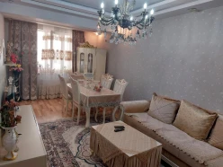 Satılır yeni tikili 3 otaqlı 77 m², İnşaatçılar m.