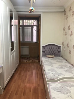 Satılır köhnə tikili 3 otaqlı 96 m², Bakıxanov q.-3