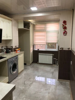 Satılır köhnə tikili 3 otaqlı 96 m², Bakıxanov q.-9