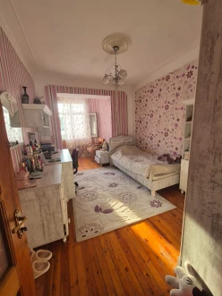 Satılır köhnə tikili 5 otaqlı 93 m², Bakıxanov q.-8