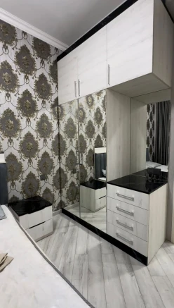 Satılır yeni tikili 2 otaqlı 50 m², İnşaatçılar m.-6