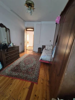 Satılır köhnə tikili 5 otaqlı 93 m², Bakıxanov q.-4