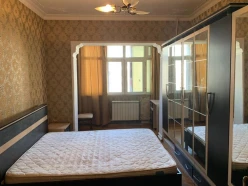 İcarə köhnə tikili 2 otaqlı 65 m², Azadlıq prospekti m.-17