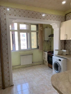 İcarə köhnə tikili 2 otaqlı 65 m², Azadlıq prospekti m.-13