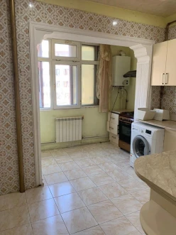 İcarə köhnə tikili 2 otaqlı 65 m², Azadlıq prospekti m.-18