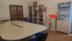 İcarə ofis 1 otaqlı 30 m², Elmlər Akademiyası m.-2