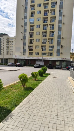 Satılır yeni tikili 2 otaqlı 60 m²,  İnşaatçılar m.-9