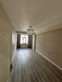 İcarə yeni tikili 3 otaqlı 79 m²,  İnşaatçılar m.-7