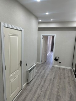 İcarə yeni tikili 3 otaqlı 79 m²,  İnşaatçılar m.-2