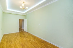 Satılır yeni tikili 4 otaqlı 136 m², İnşaatçılar m.-7