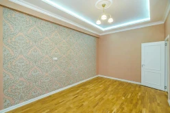 Satılır yeni tikili 4 otaqlı 136 m², İnşaatçılar m.-4