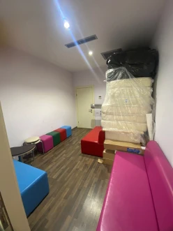 İcarə ofis 6 otaqlı 285 m², 8 Noyabr m.-17