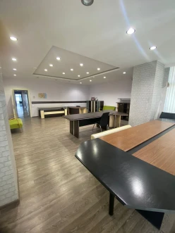 İcarə ofis 6 otaqlı 285 m², 8 Noyabr m.-5
