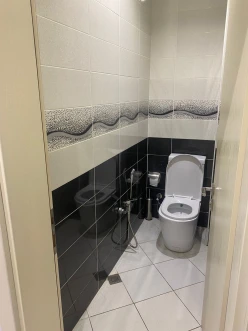 İcarə ofis 6 otaqlı 285 m², 8 Noyabr m.-11