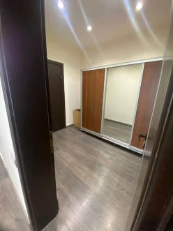 İcarə ofis 6 otaqlı 285 m², 8 Noyabr m.-18