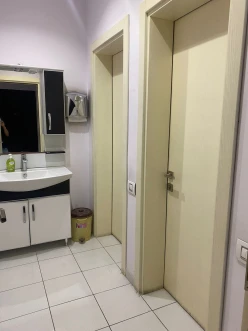 İcarə ofis 6 otaqlı 285 m², 8 Noyabr m.-8