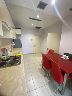 İcarə ofis 6 otaqlı 285 m², 8 Noyabr m.-15