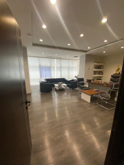 İcarə ofis 6 otaqlı 285 m², 8 Noyabr m.-2