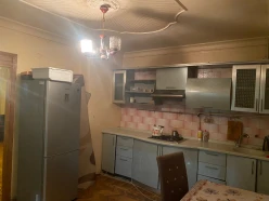 İcarə köhnə tikili 2 otaqlı 65 m²,  Elmlər Akademiyası m.-3