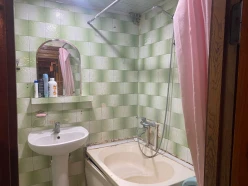 İcarə köhnə tikili 2 otaqlı 65 m²,  Elmlər Akademiyası m.-4