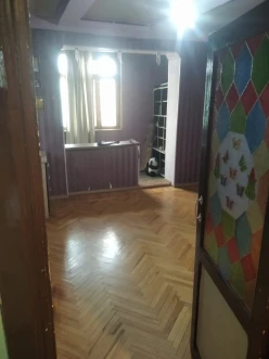 Satılır köhnə tikili 2 otaqlı 65 m², Yasamal r.-4