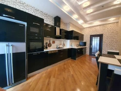 İcarə yeni tikili 3 otaqlı 150 m², Səbail r.-8