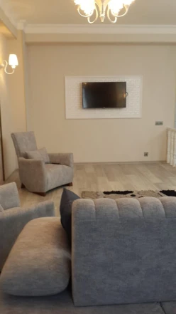 Satılır yeni tikili 2 otaqlı 90 m², Qara Qarayev m.-2