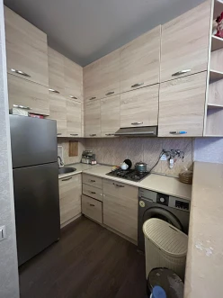 Satılır yeni tikili 2 otaqlı 40 m²,  İnşaatçılar m.-15