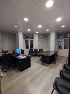 İcarə ofis 25 otaqlı 1000 m²,  İçəri Şəhər m.-2