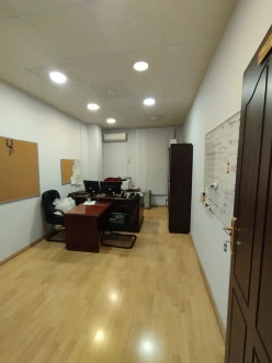 İcarə ofis 25 otaqlı 1000 m²,  İçəri Şəhər m.-9
