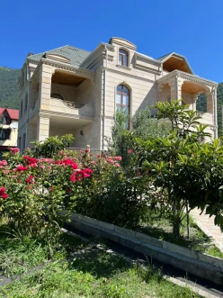 Satılır ev/villa 6 otaqlı 500 m², Qax-3