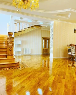 Satılır ev/villa 6 otaqlı 500 m², Qax-4