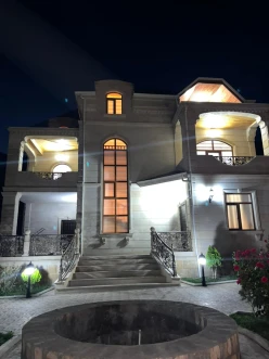 Satılır ev/villa 6 otaqlı 500 m², Qax