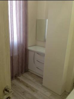 İcarə köhnə tikili 2 otaqlı 40 m², Elmlər Akademiyası m.-4